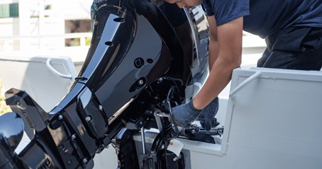 Outboard mechanic in Palm Beach